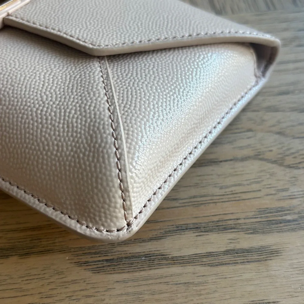 $398 NWOT TORY‎ BURCH Gigi Envelope Clutch Handbag Beige Pebbled Patent Leather - Picture 7 of 13